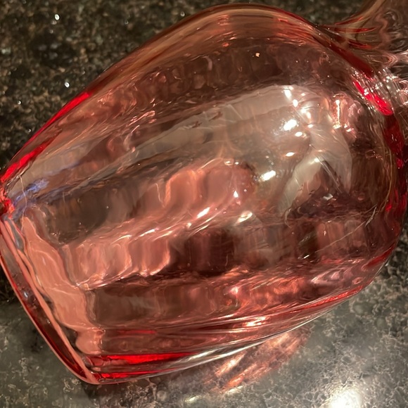 Indiana Glass Made in the USA beautiful pink swirl vase in perfect condition - Picture 2 of 5